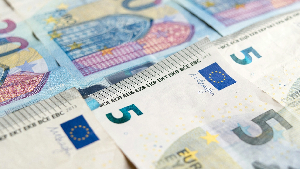 Managing currency risk