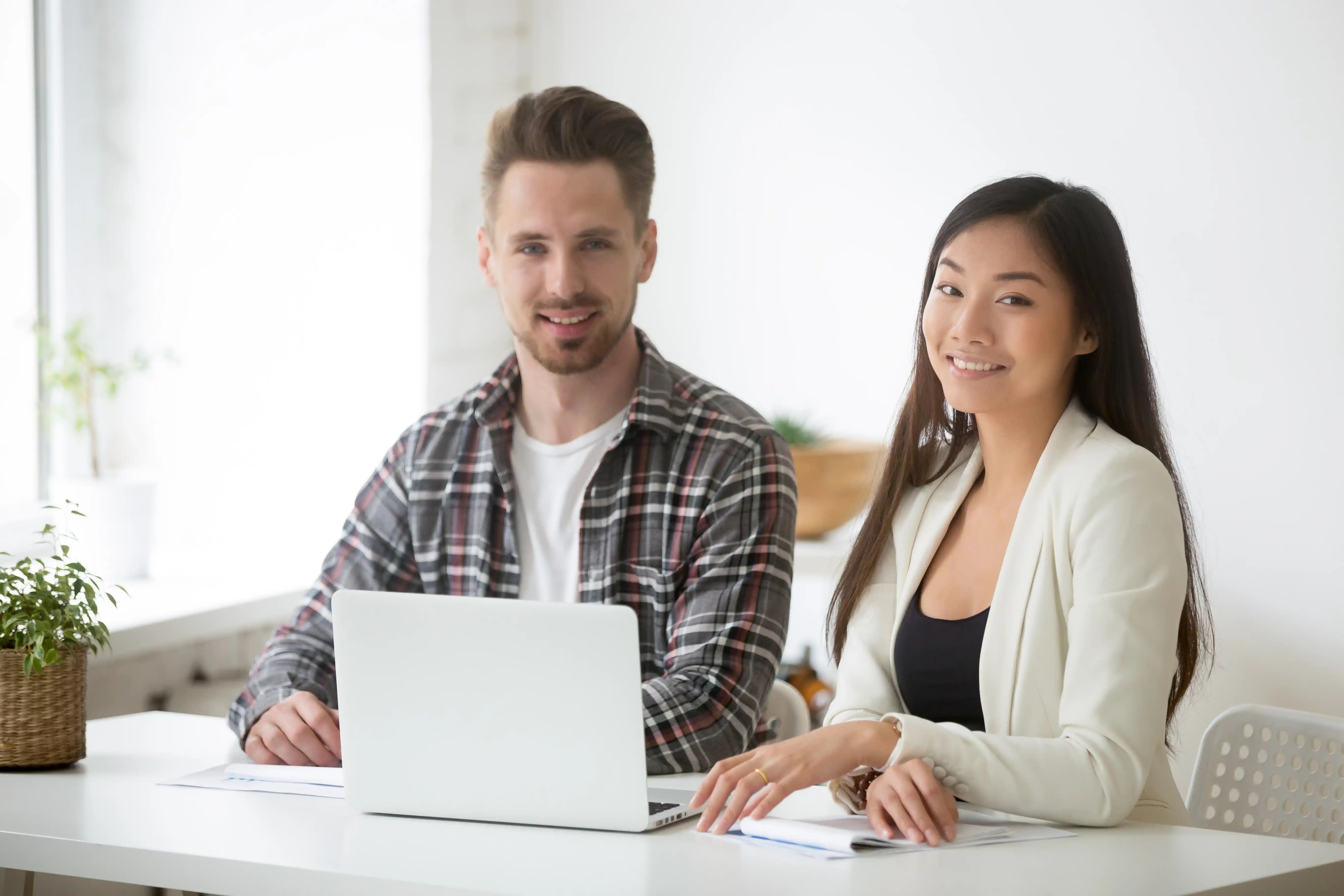 How Remote Workers Sustain High-Volume Customer Pipelines at Scale