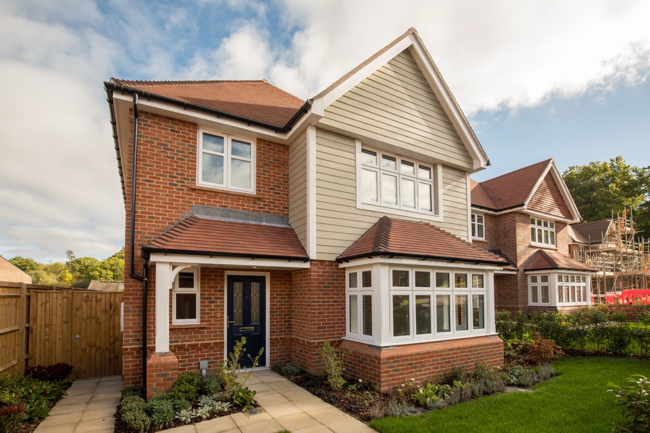 Luxury 4 Bedroom House in Oxshott / Leatherhead