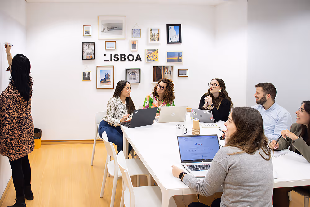 Imagem de fundo Hyphen