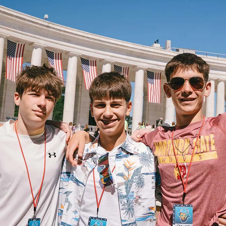 boy students at ww2 memorial