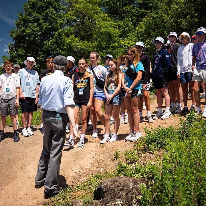 students with tour guide