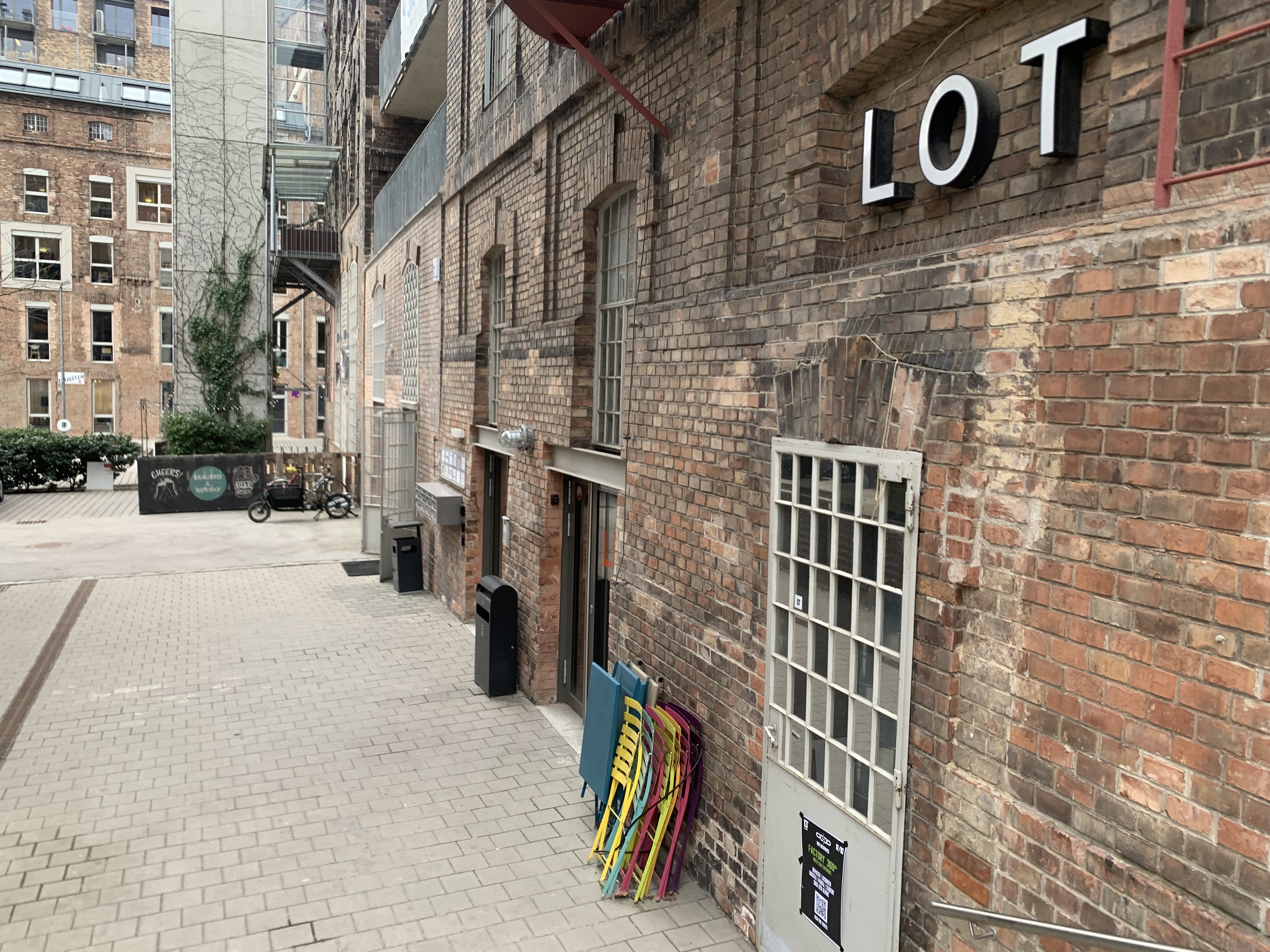 Empty venue with low community engagement