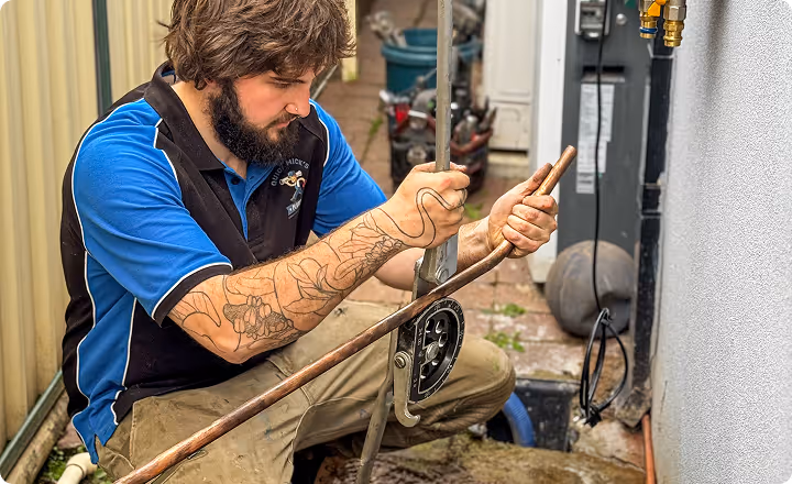 Quick Mick’s Plumbing replacing an electric hot water system in a Blue Mountains home