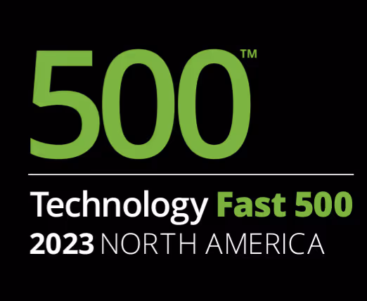 Logotipo do Technology Fast 500 2023 Norte América em texto branco e verde sobre fundo preto.