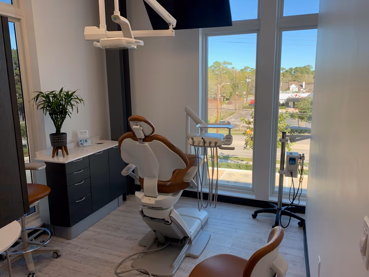 Office image with the dental unit