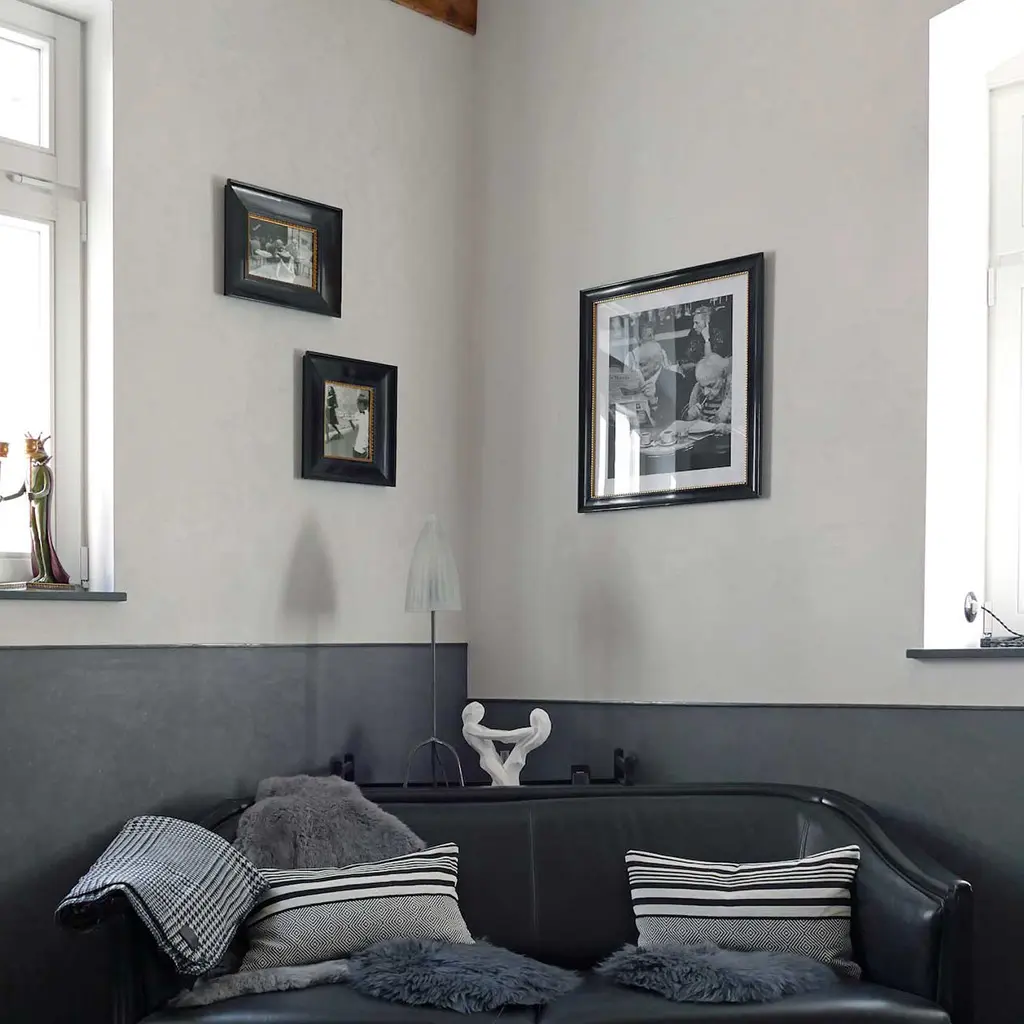 Wohnzimmer streichen mit Naturkalkfarben.