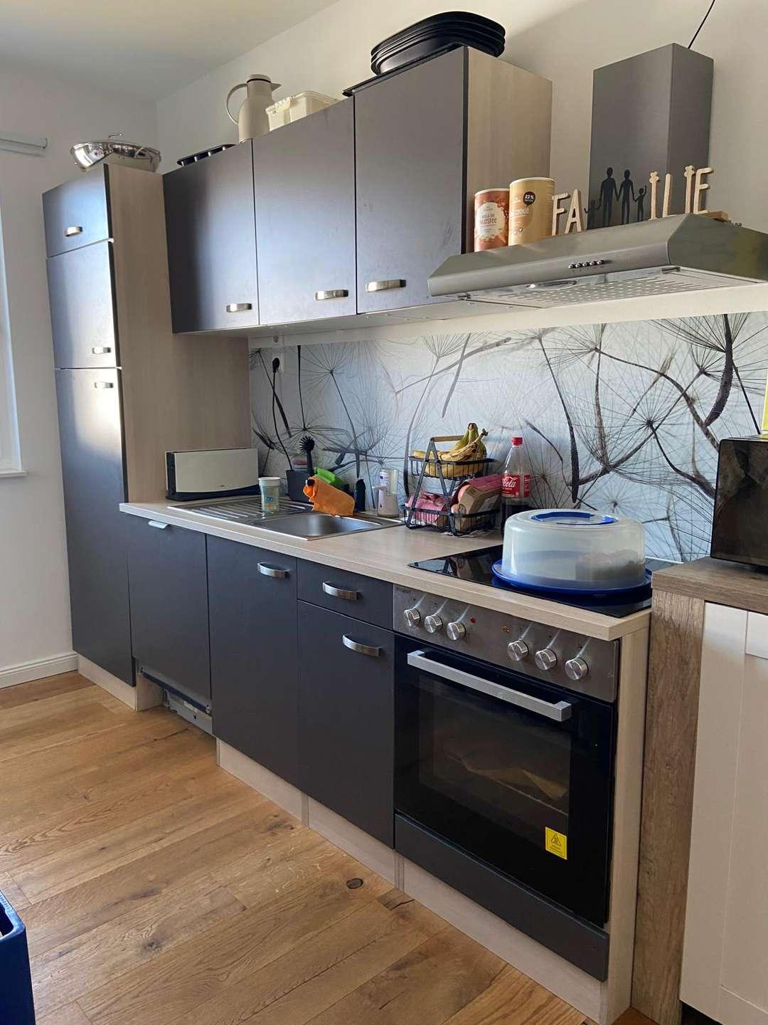 Küche kann vom Vormieter übernommen werden