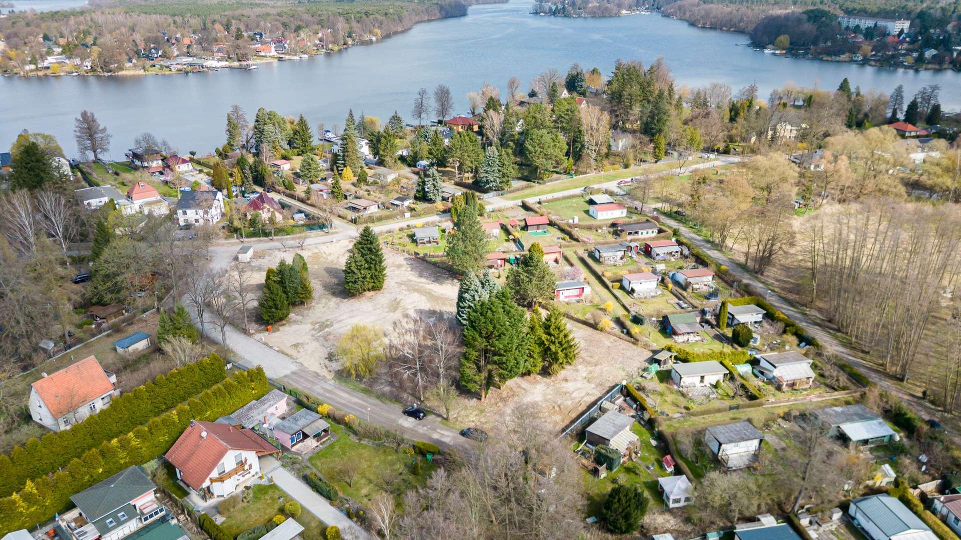 Crossinstraße mit Zugang See