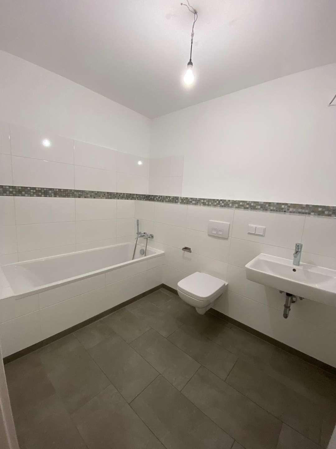 Bad mit Wanne gefliest