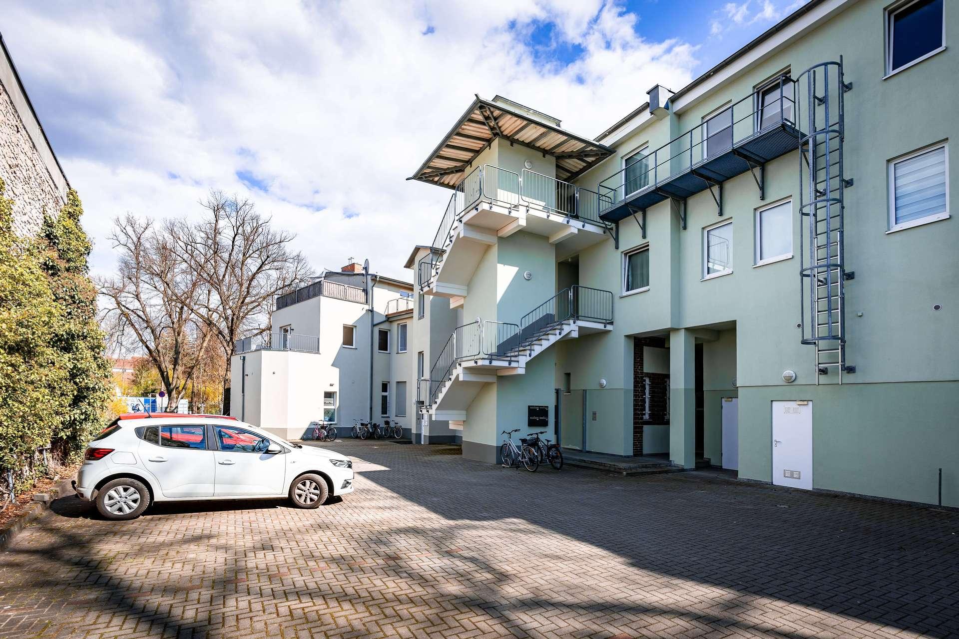 gepflegter Innenhof