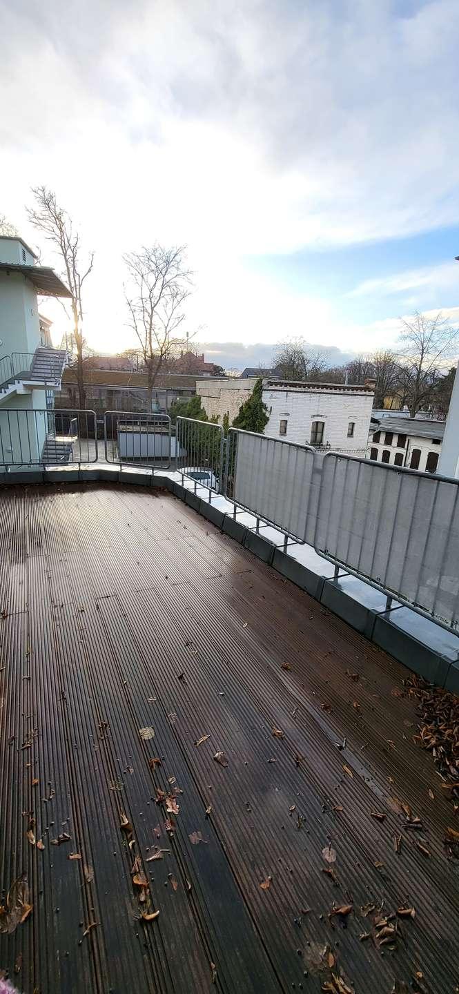 großer Balkon