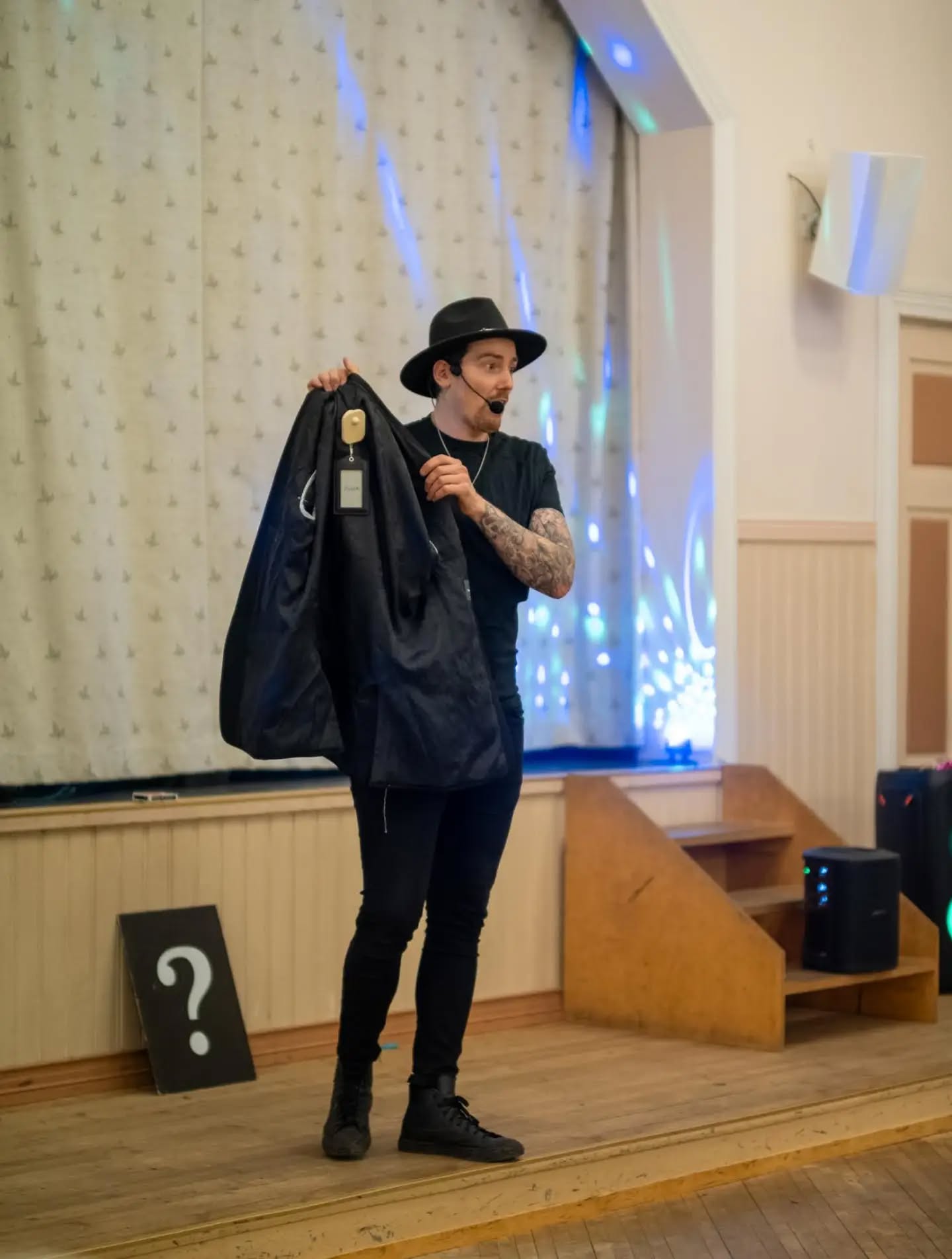 taikuri antti kalliokoski esiintymässä