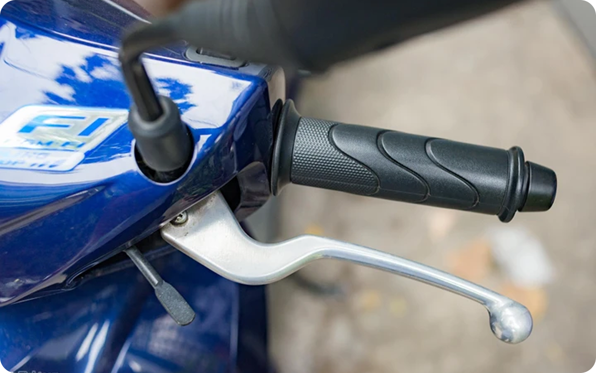 Xe đề không lên có thể do tay phanh xe máy