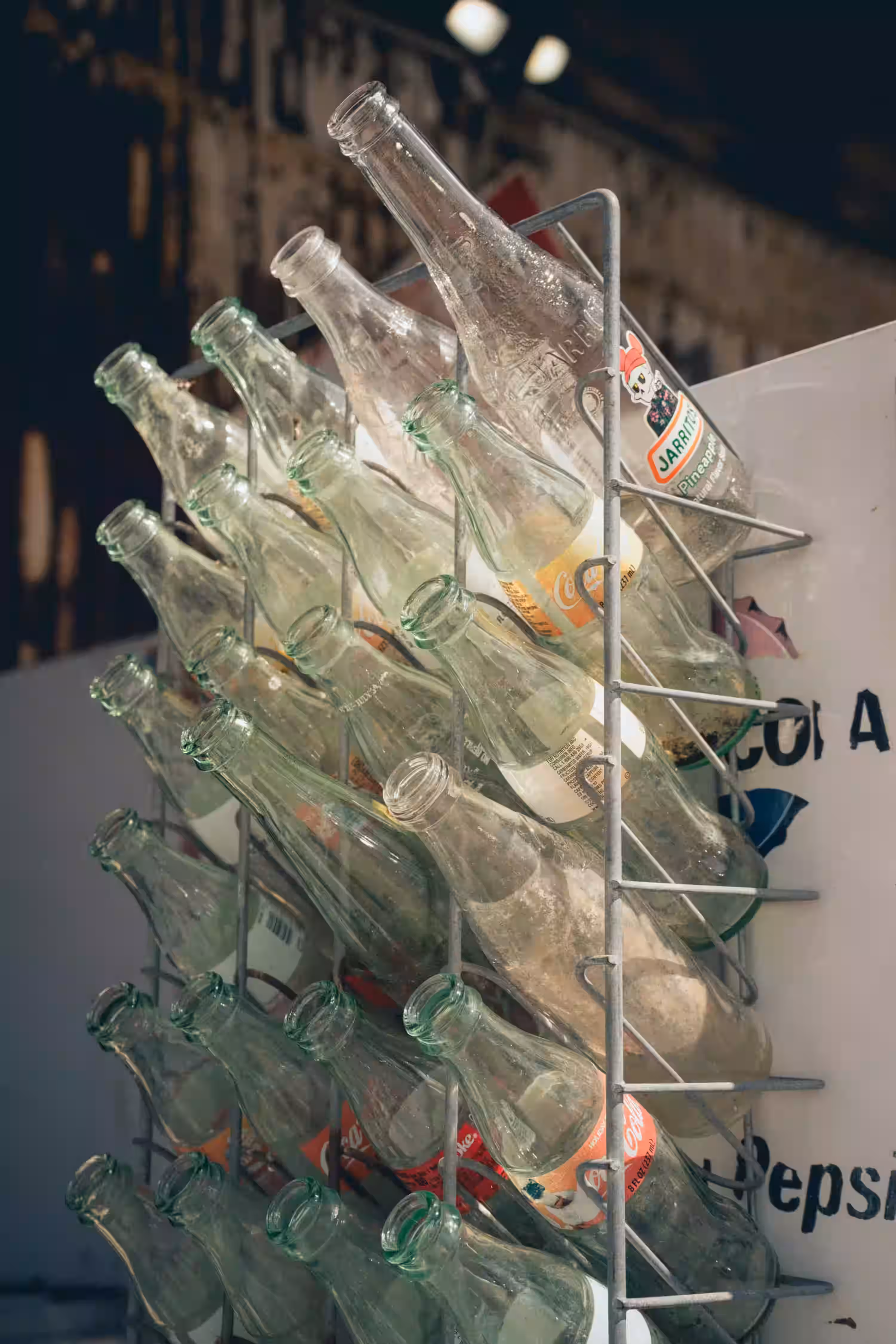 Photo de bouteilles déposées pour être consignées