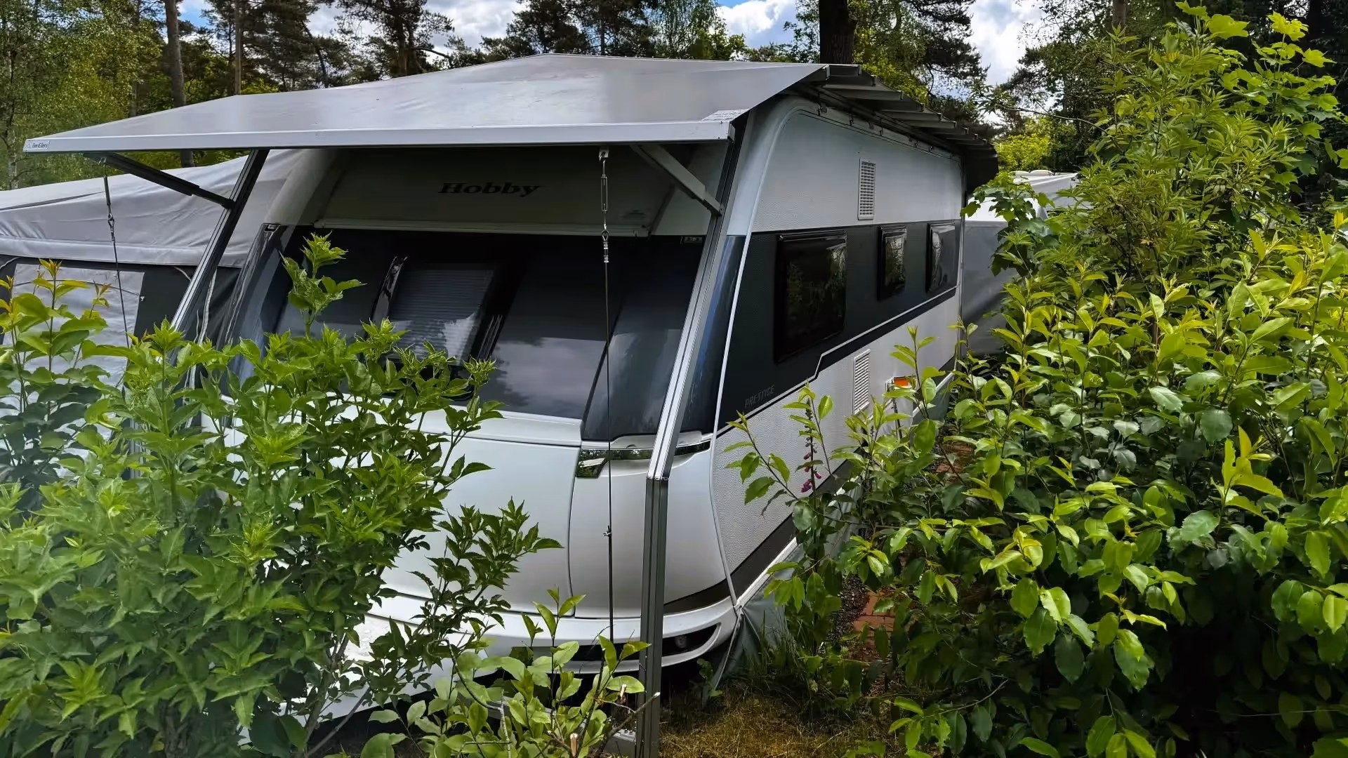 Schutzdach für Wohnwagen