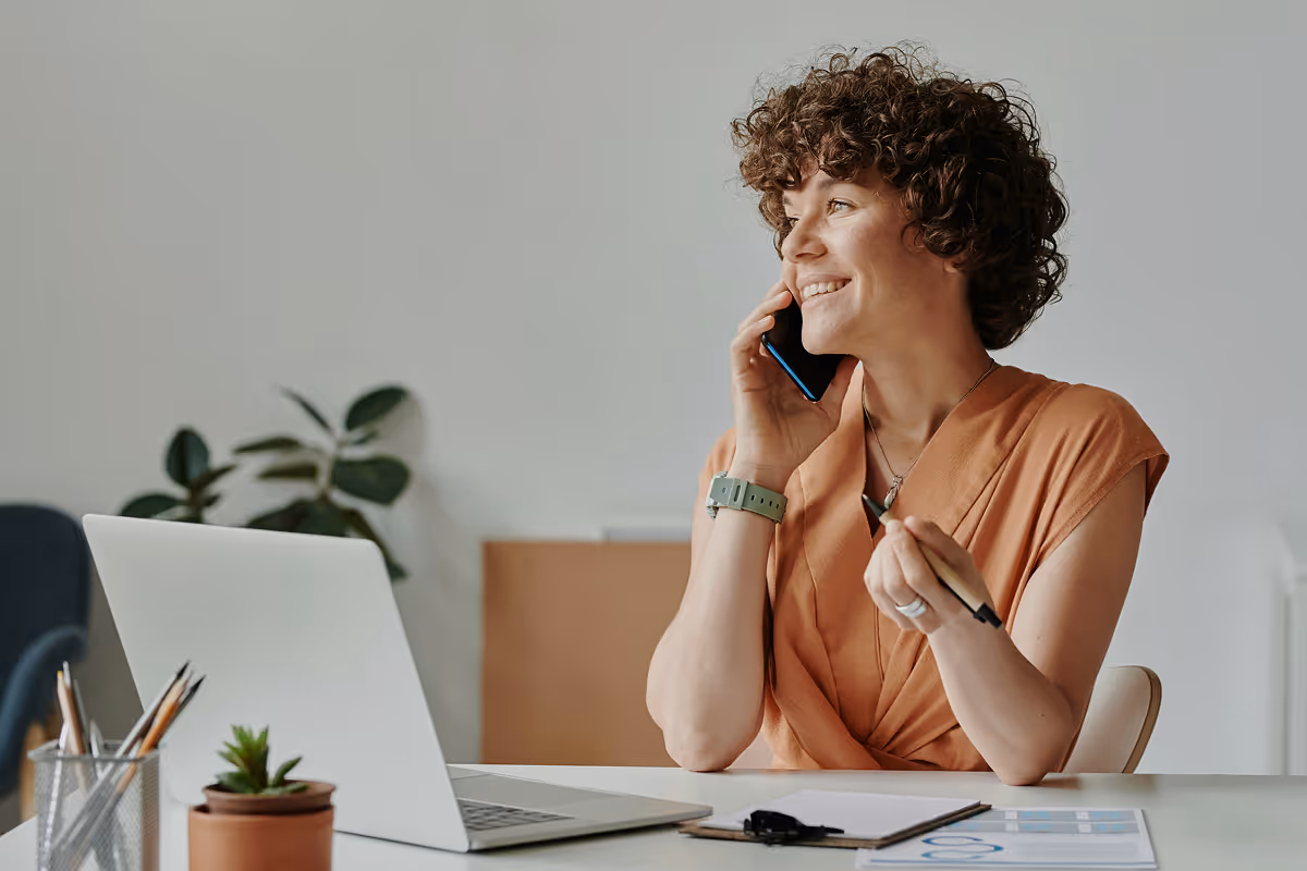 woman talking at the mobile phone