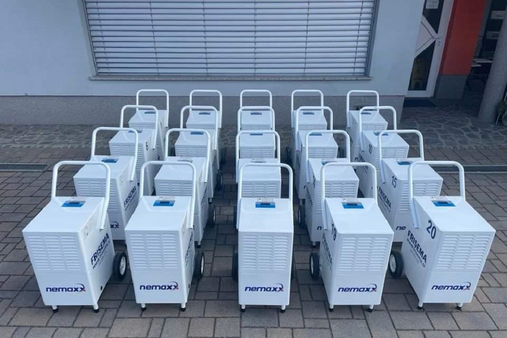 Praktični razlogi, zakaj je najem razvlažilca zraka pogosto boljša izbira kot nakup – ob poplavah, gradnji, preventivi.