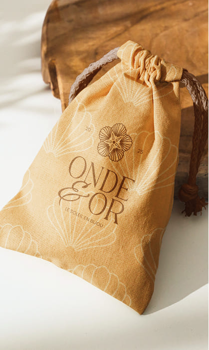 Mockup pochette bijou Onde & Or