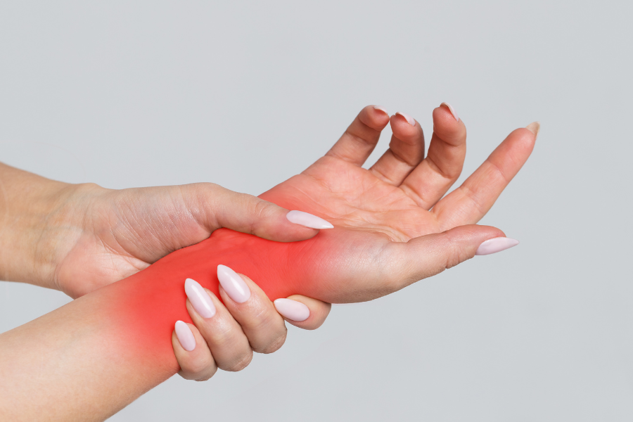 Woman in wrist pain