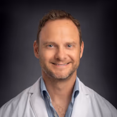 Dr Joe Costa, chirurgien spécialisé en reconstruction du LCA