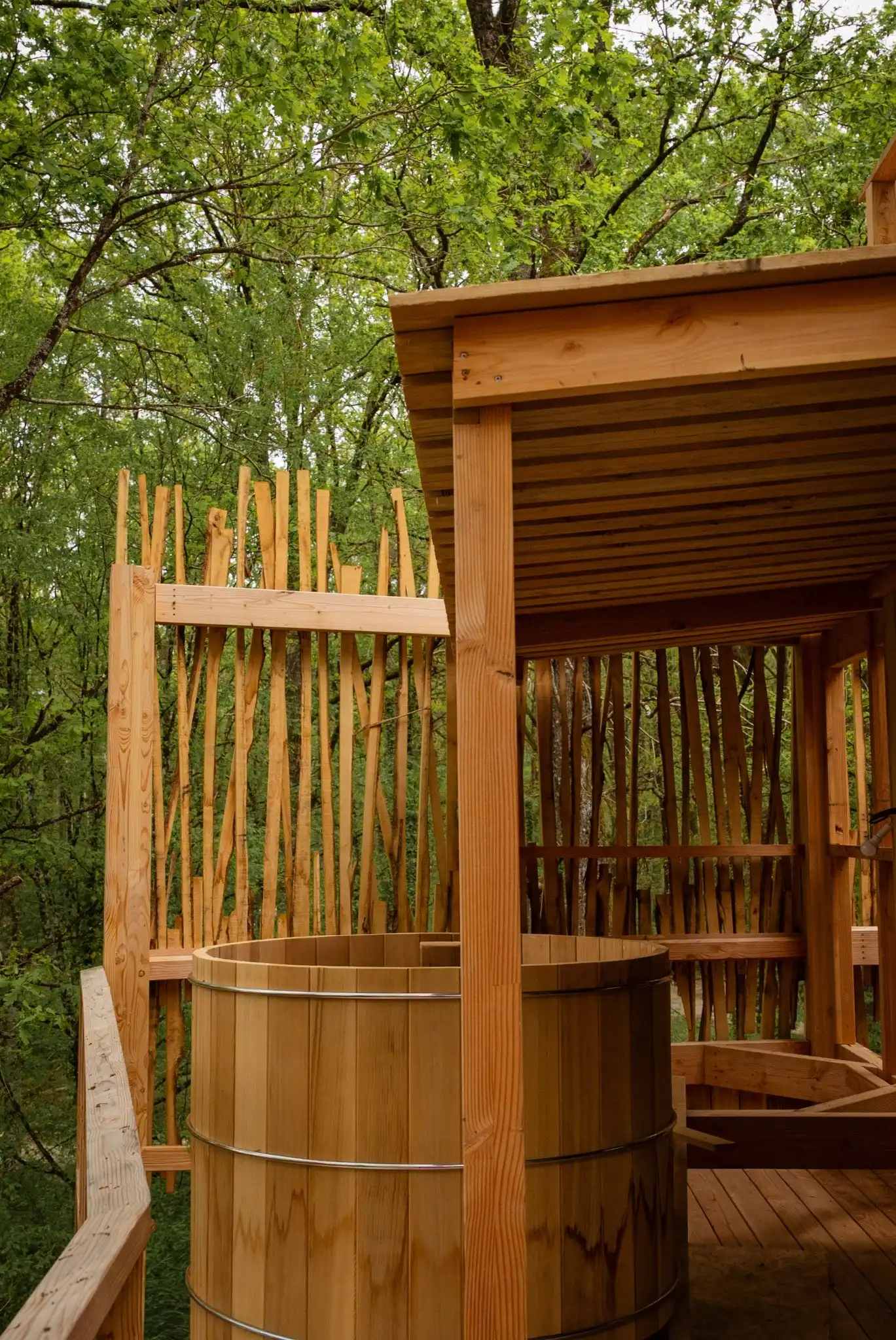 Terrasse d'une cabane en chantier @Dorothée Piroëlle