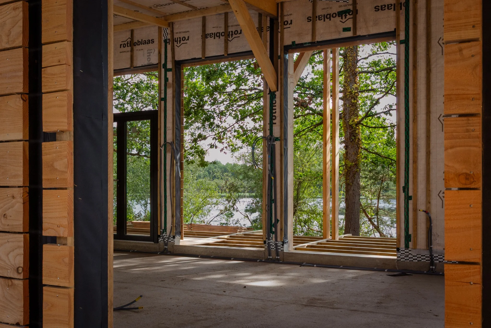 Chantier du bâtiment d'accueil face à l'étang @Dorothée Piroëlle