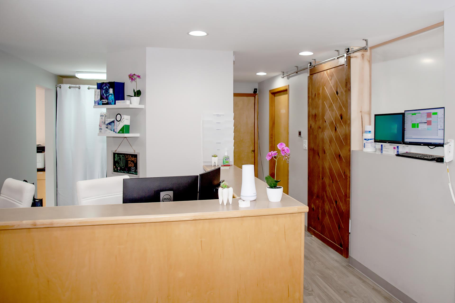 Roots Dental Front Desk