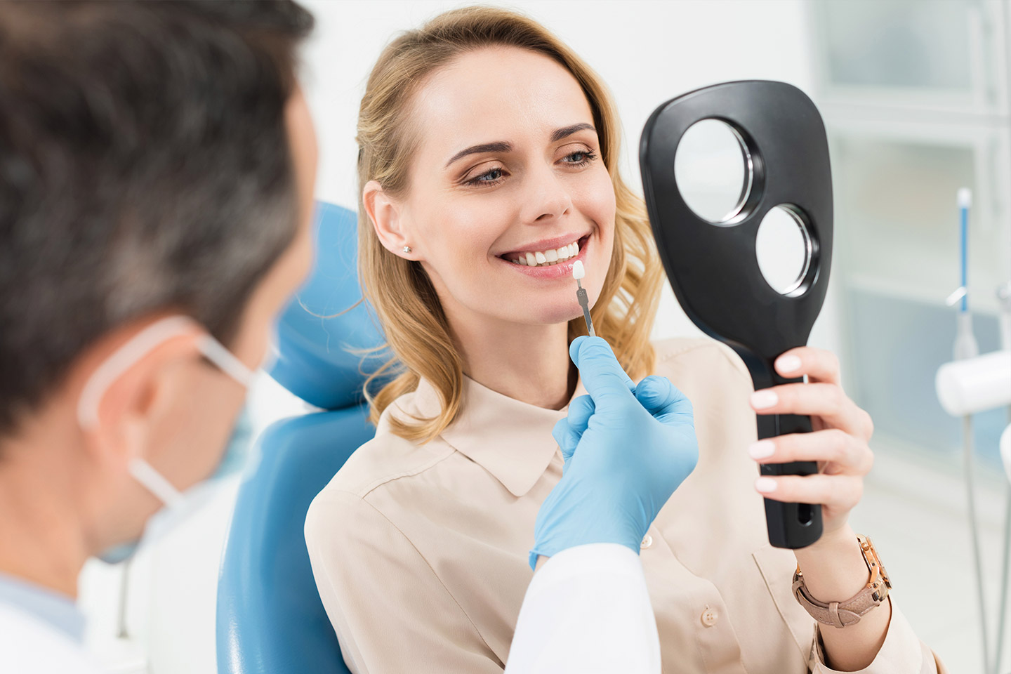 Roots Dental Veneers