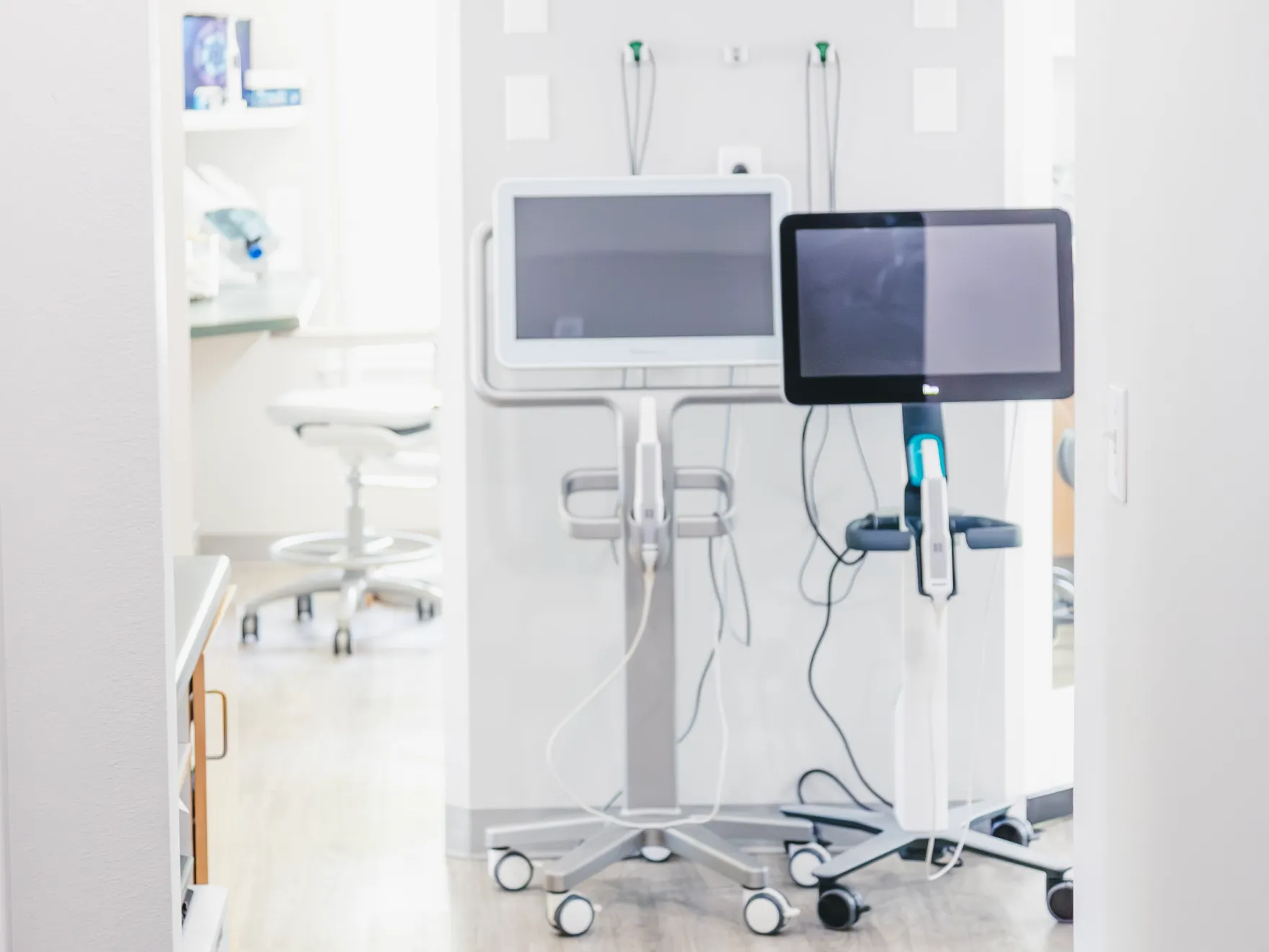 Roots Dental Technology