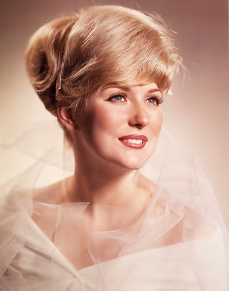 Miss New Jersey (Miss Malick)