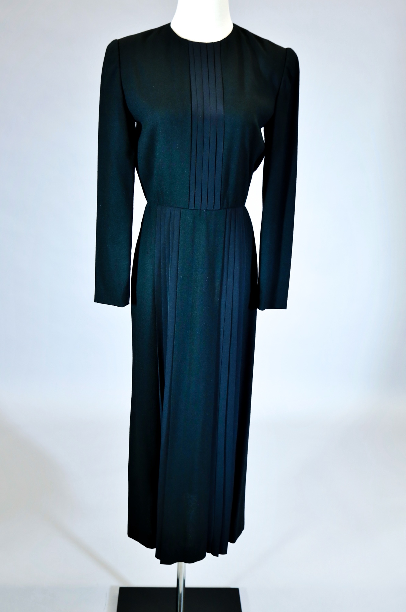 Black crepe day dress