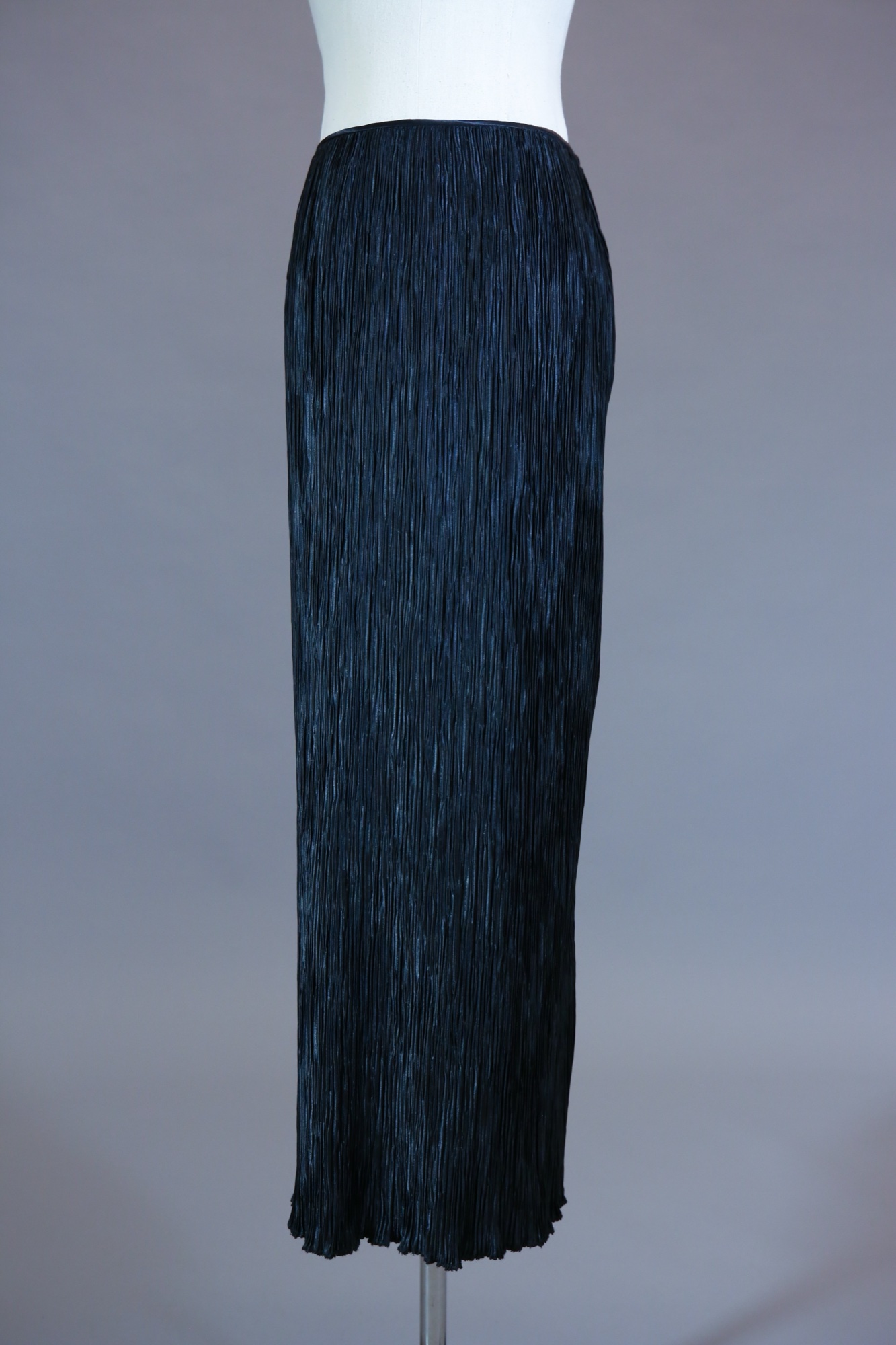 Black pleated column skirt