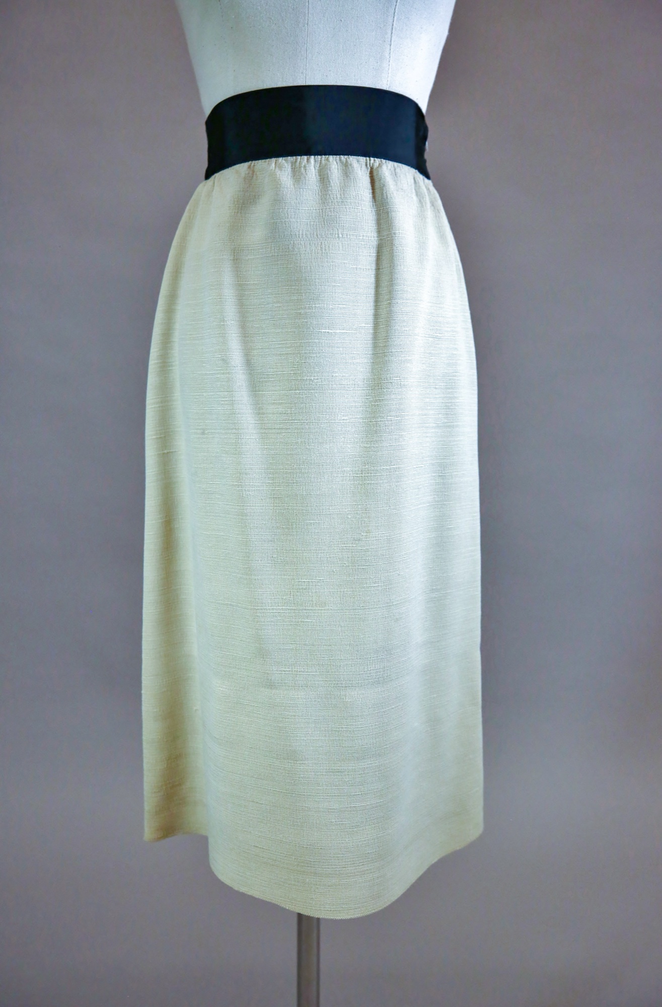 Beige & black silk skirt