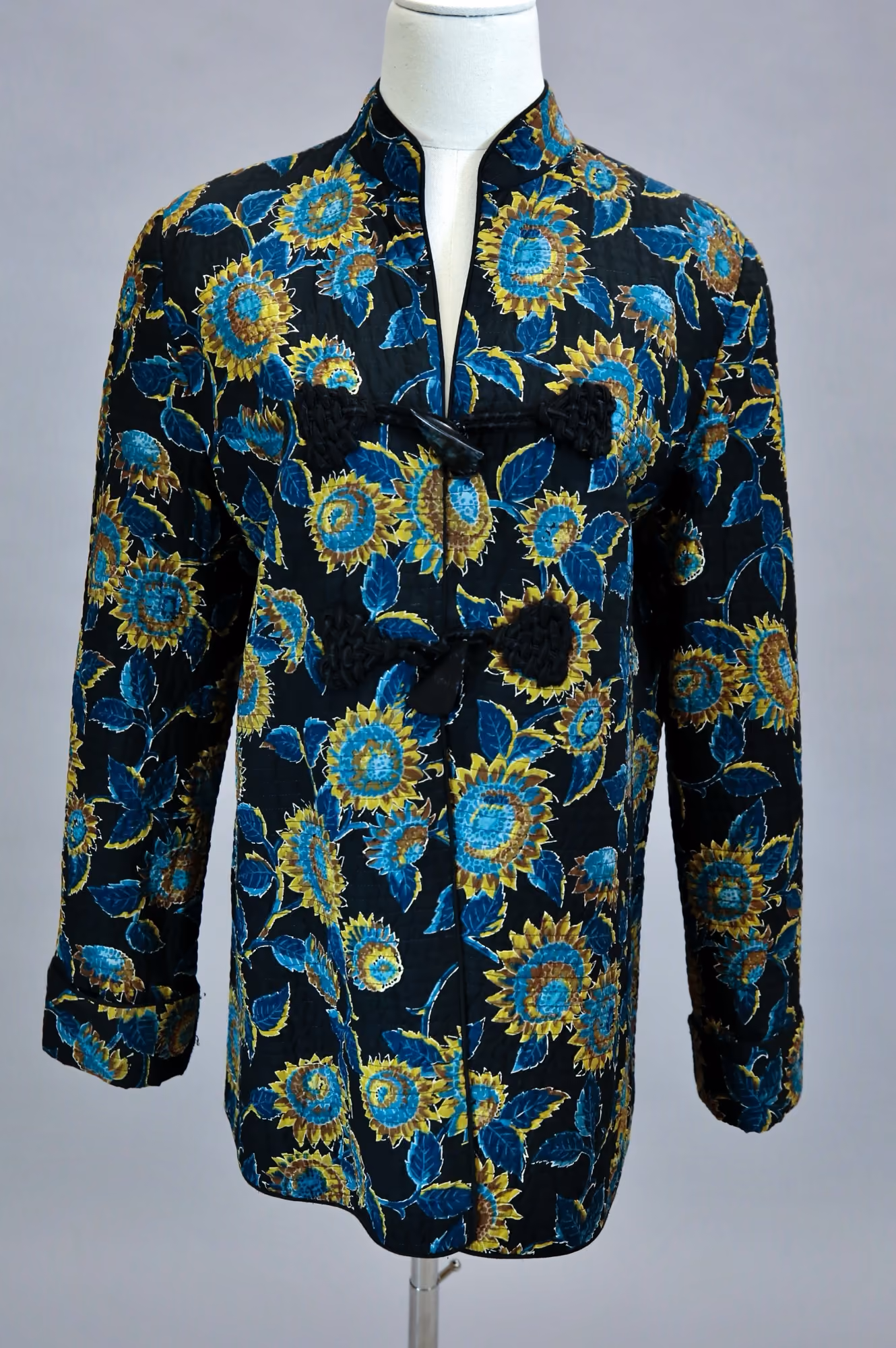 Black floral pattern quilted jacket