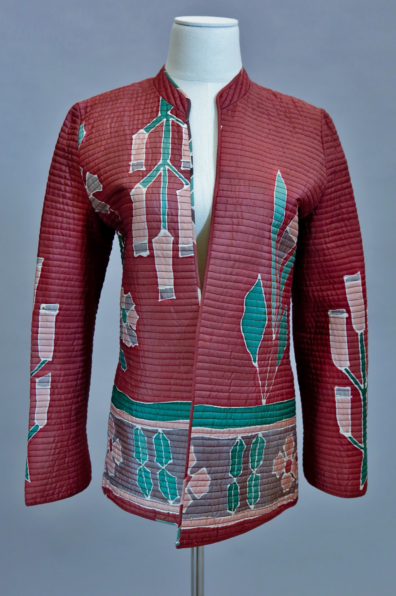 Red floral pattern quilted jacket