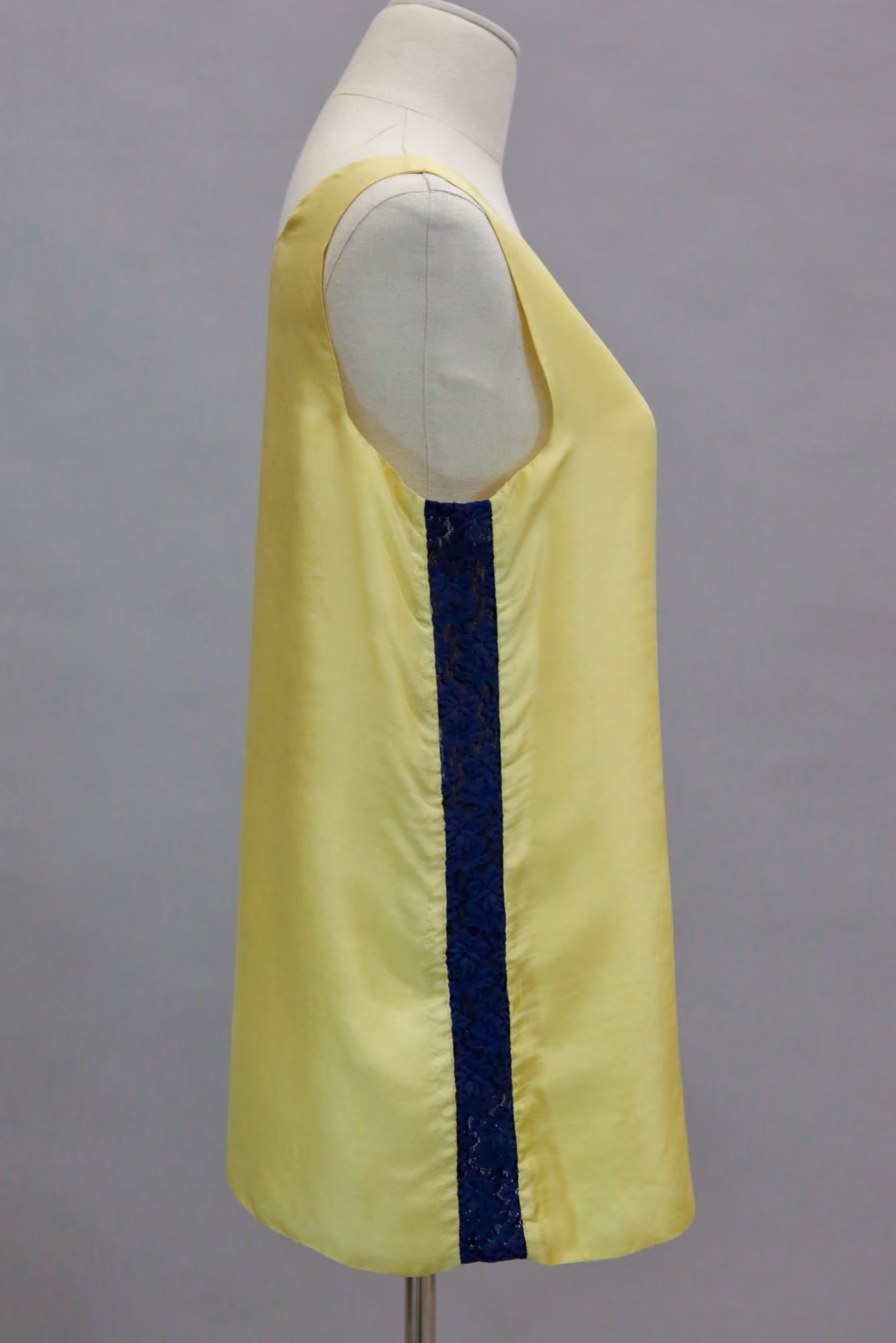 Side image