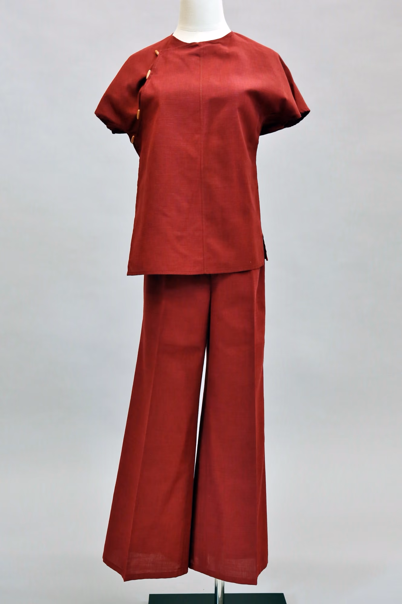 Red silk set, top