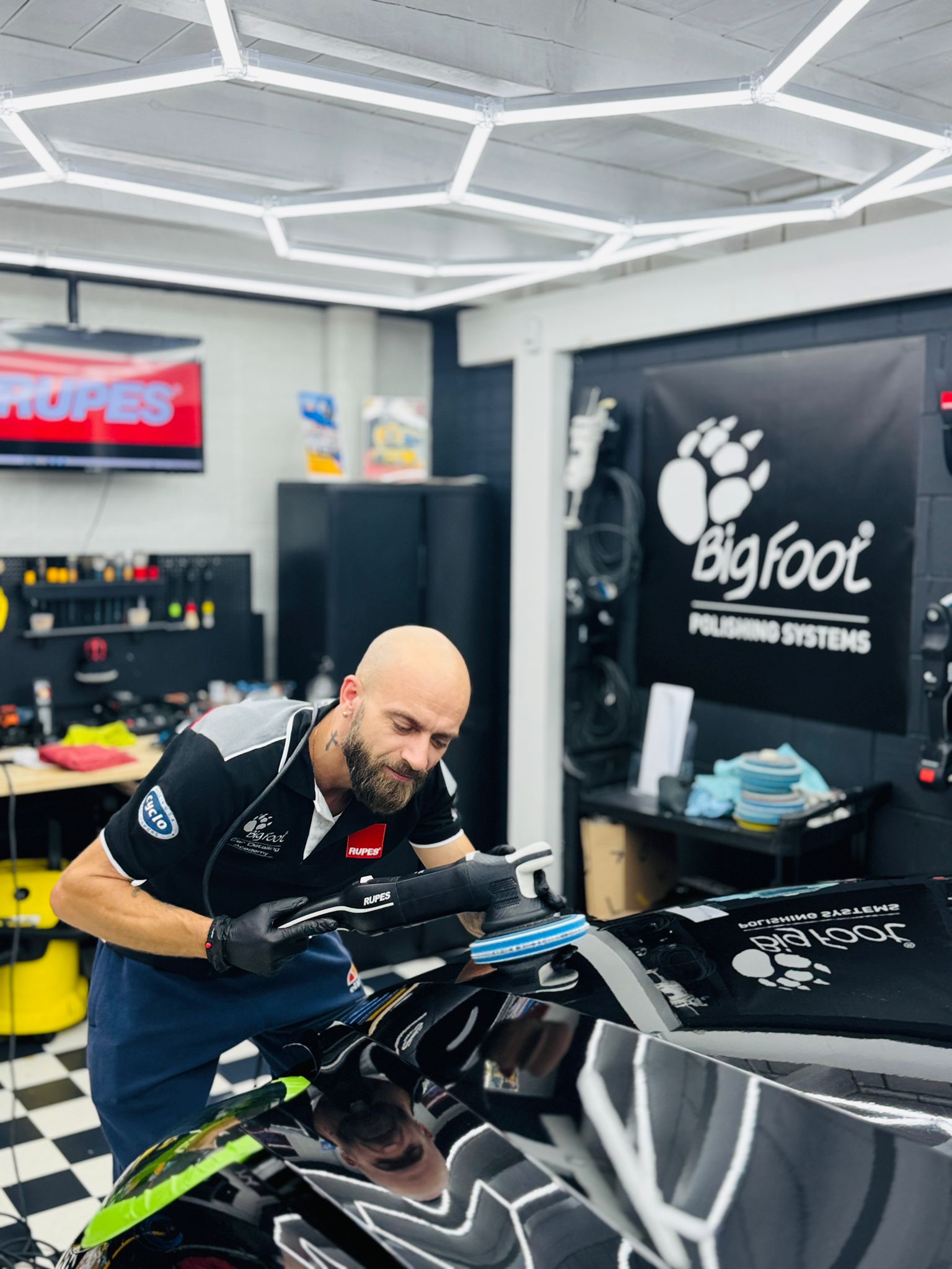 [team] image of individual team member for an automotive service