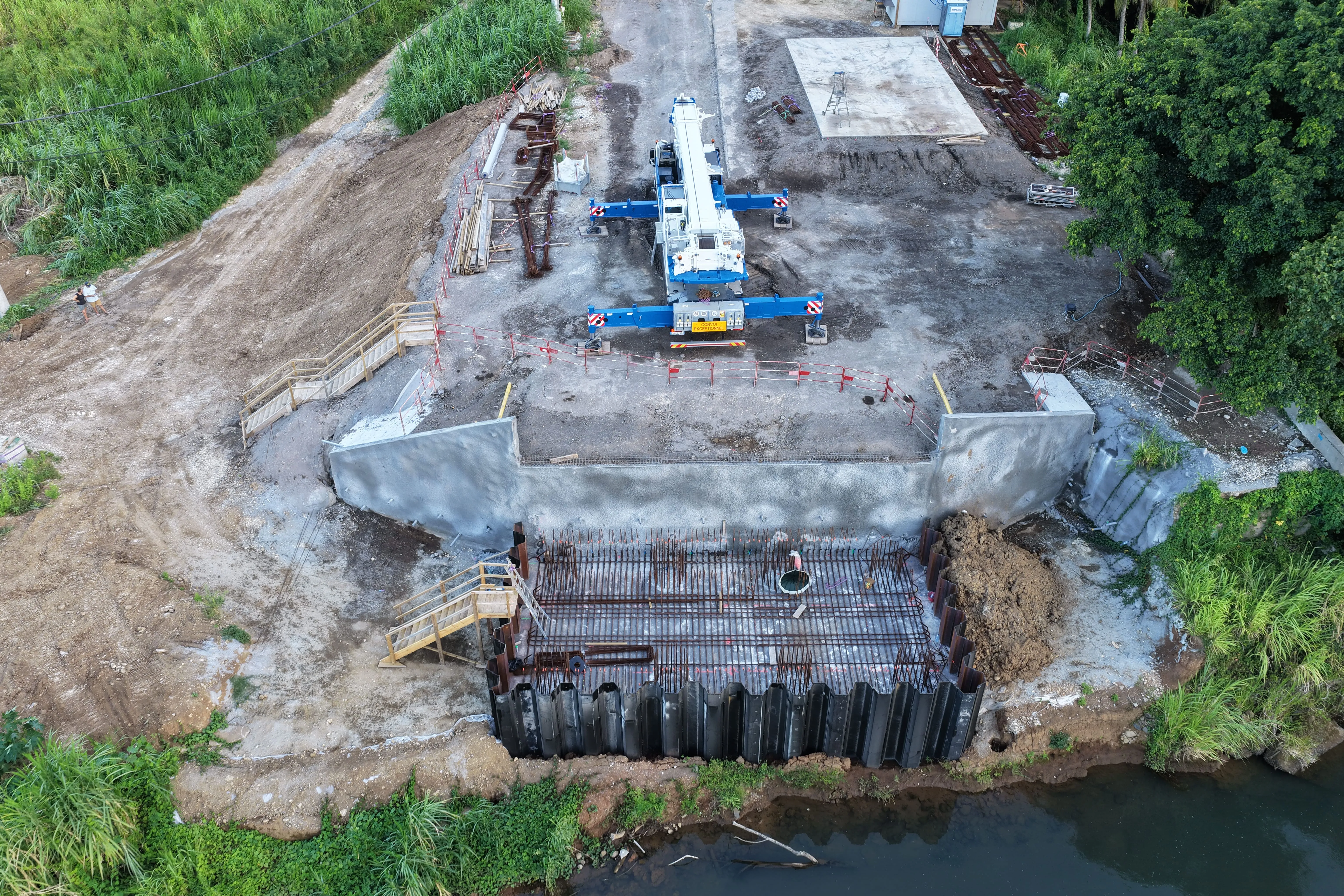 Vue aérienne d'un terrain en construction