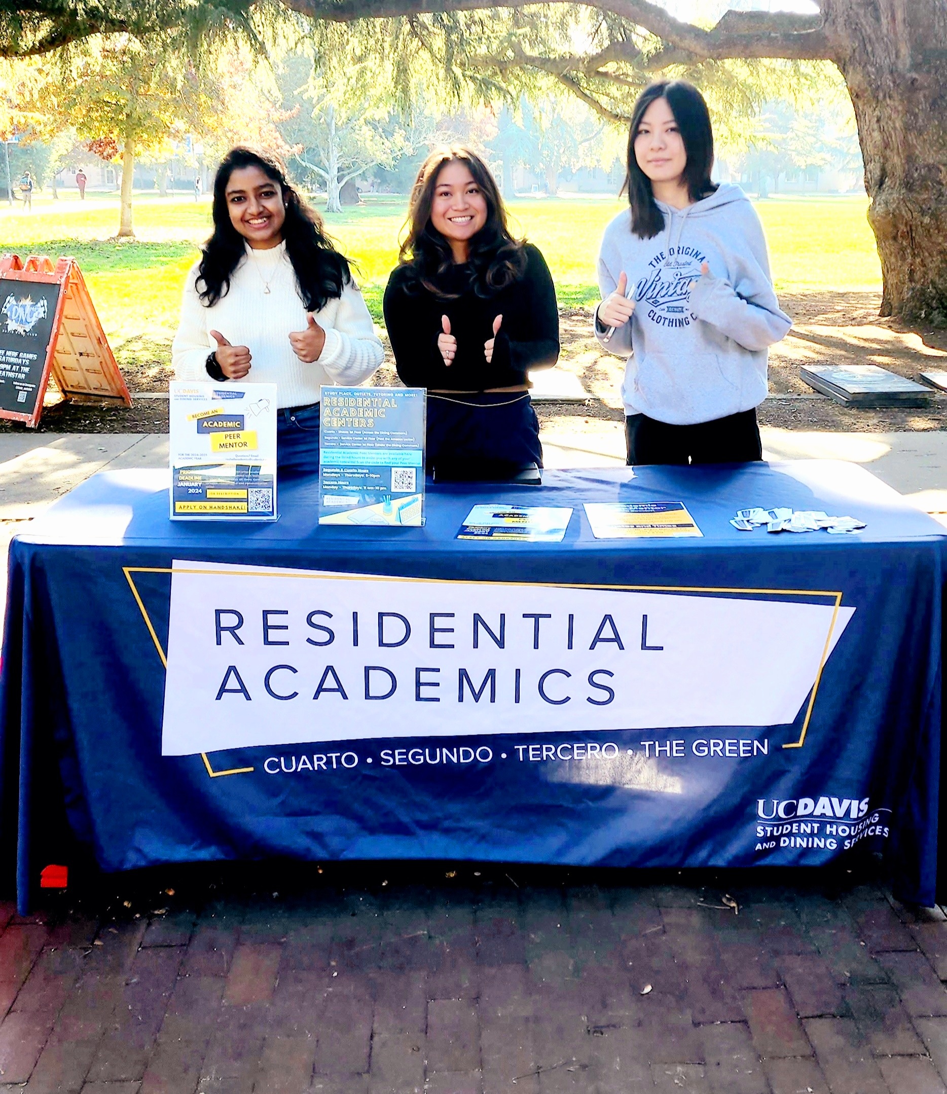 [interface] screenshot of app on a tablet (for a consumer apps)