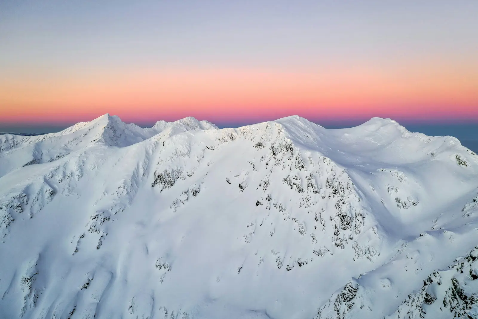 Photo de montagne pour illustrer l'article sur la recherche d'agent. 