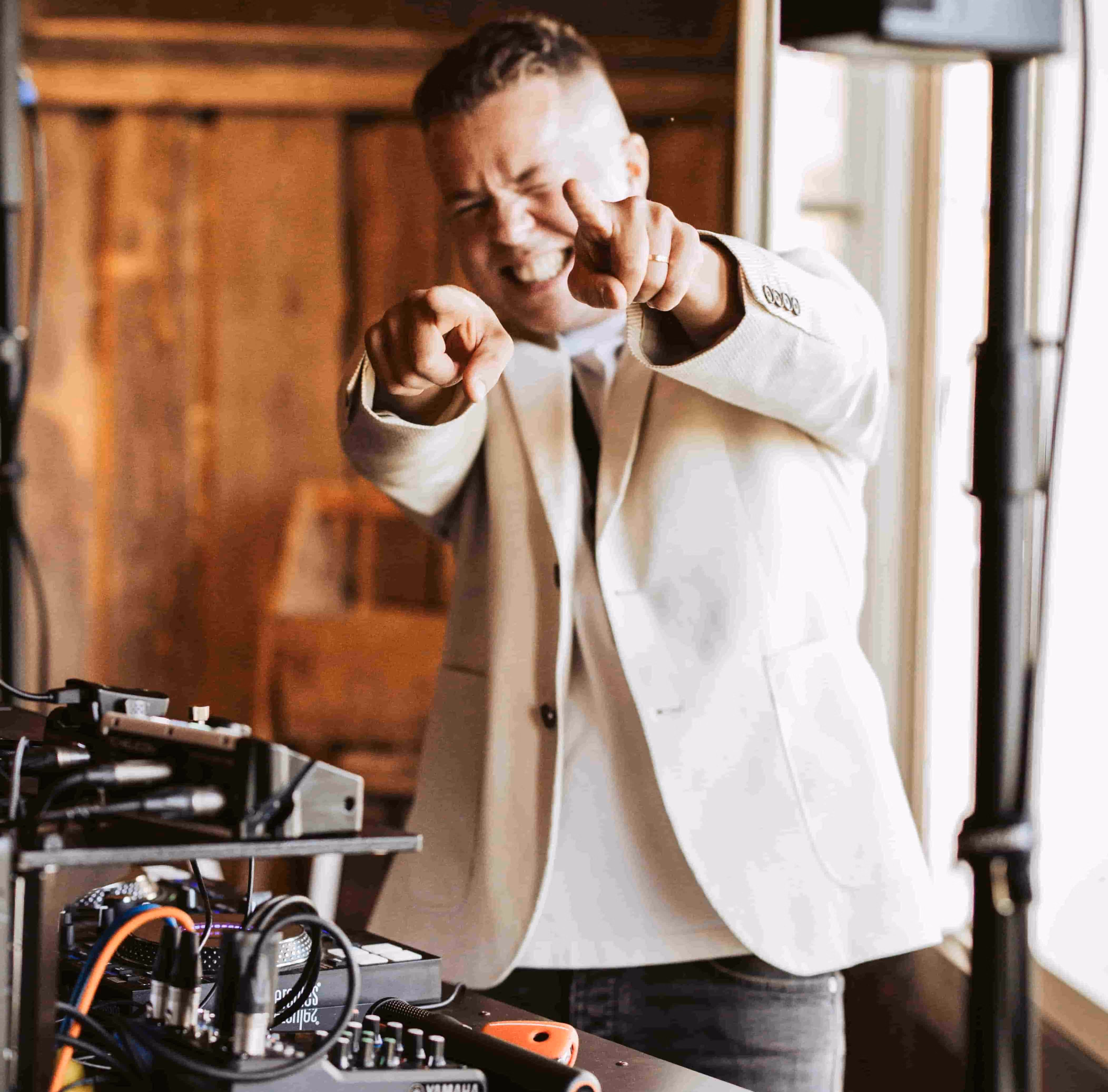 Anton Morozov, saksofonisti ja DJ