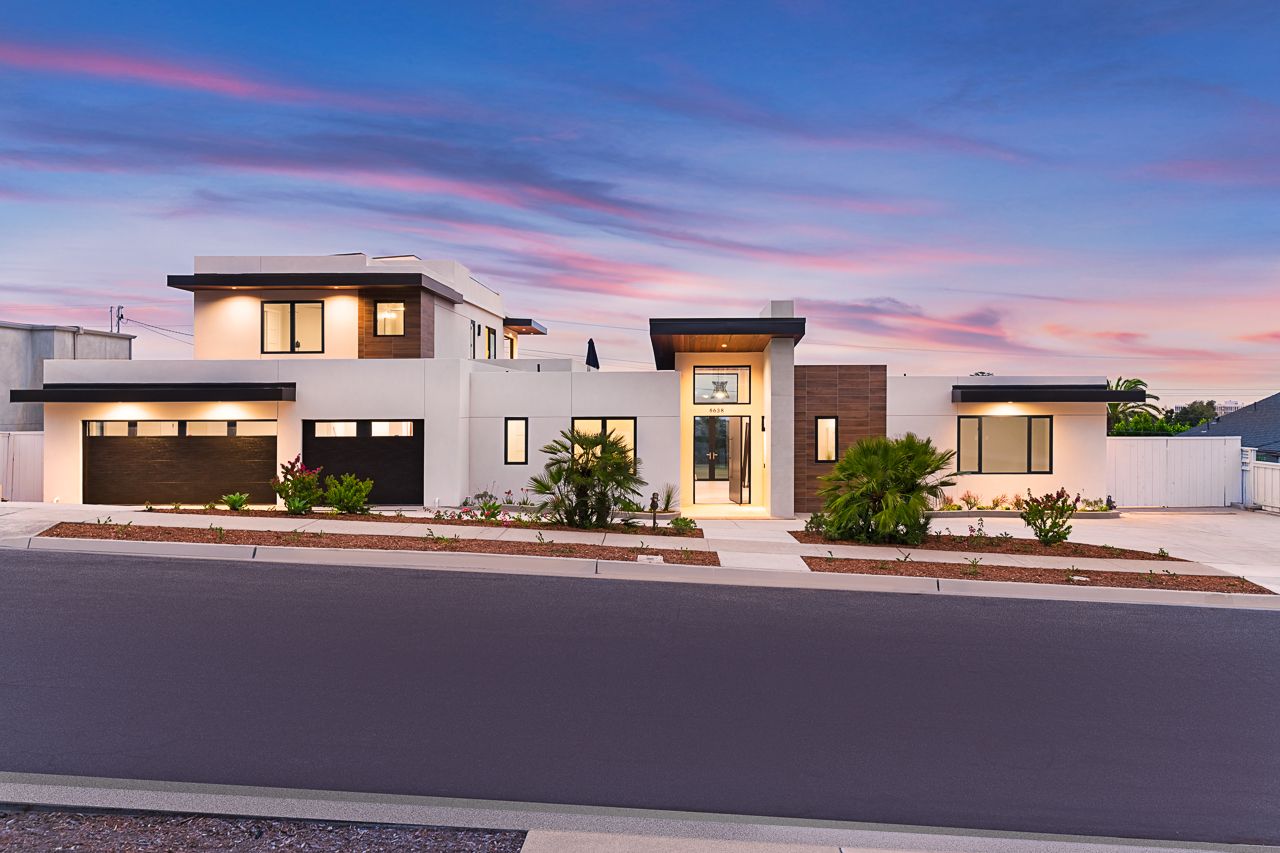 Front of a luxury home construction in San Diego California by Ruckle Construction