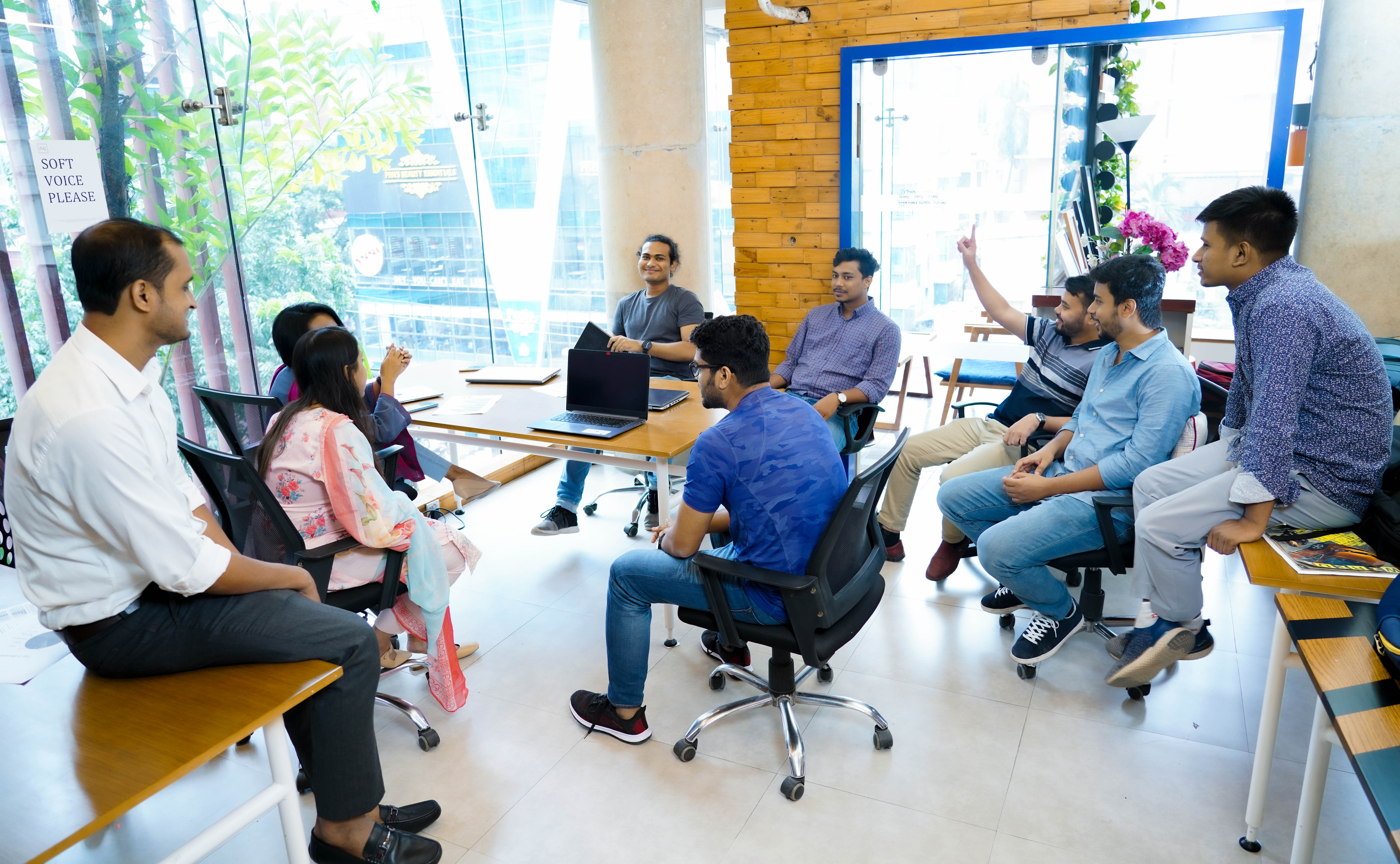 Binate team at the office