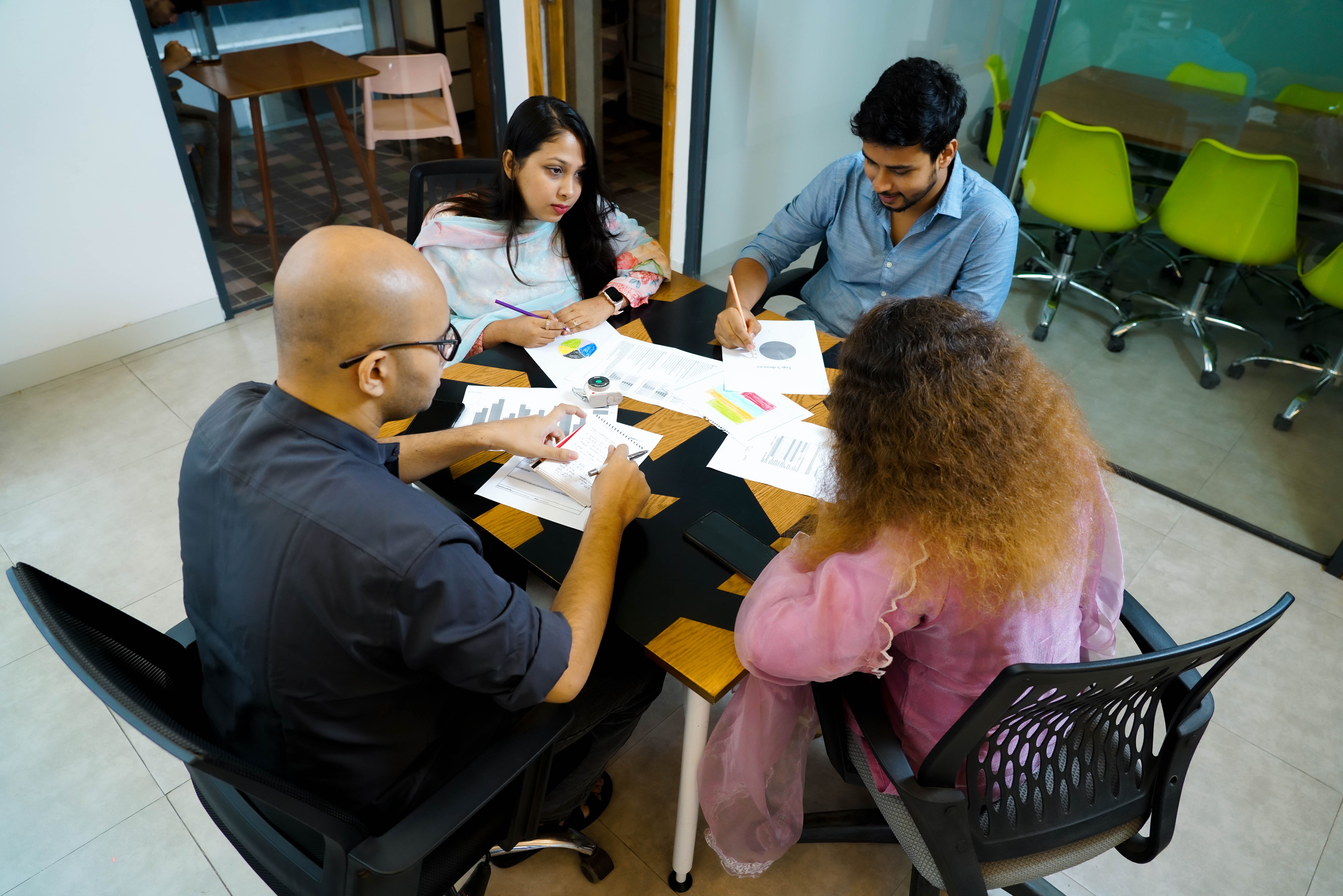 Binate team at the office