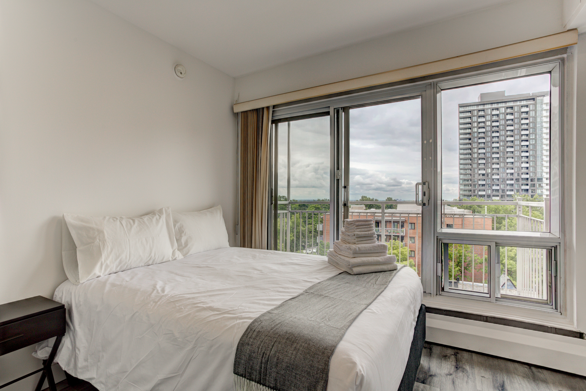 Contemporary Two-Bedroom Apartment in a Student-Friendly Area