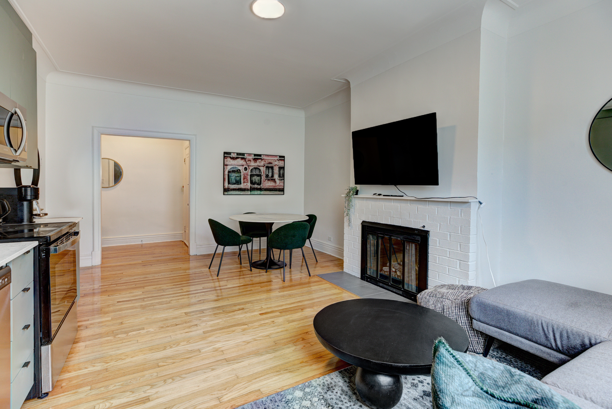 Modern Three-Bedroom Apartment with Shared Amenities
