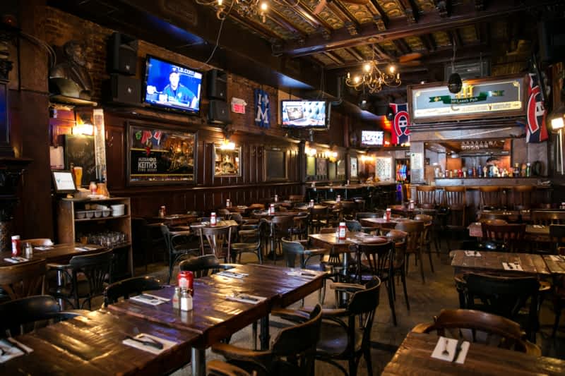 McLeans Pub - Menu, Hours & Prices - 1210, rue Peel, Montréal, QC