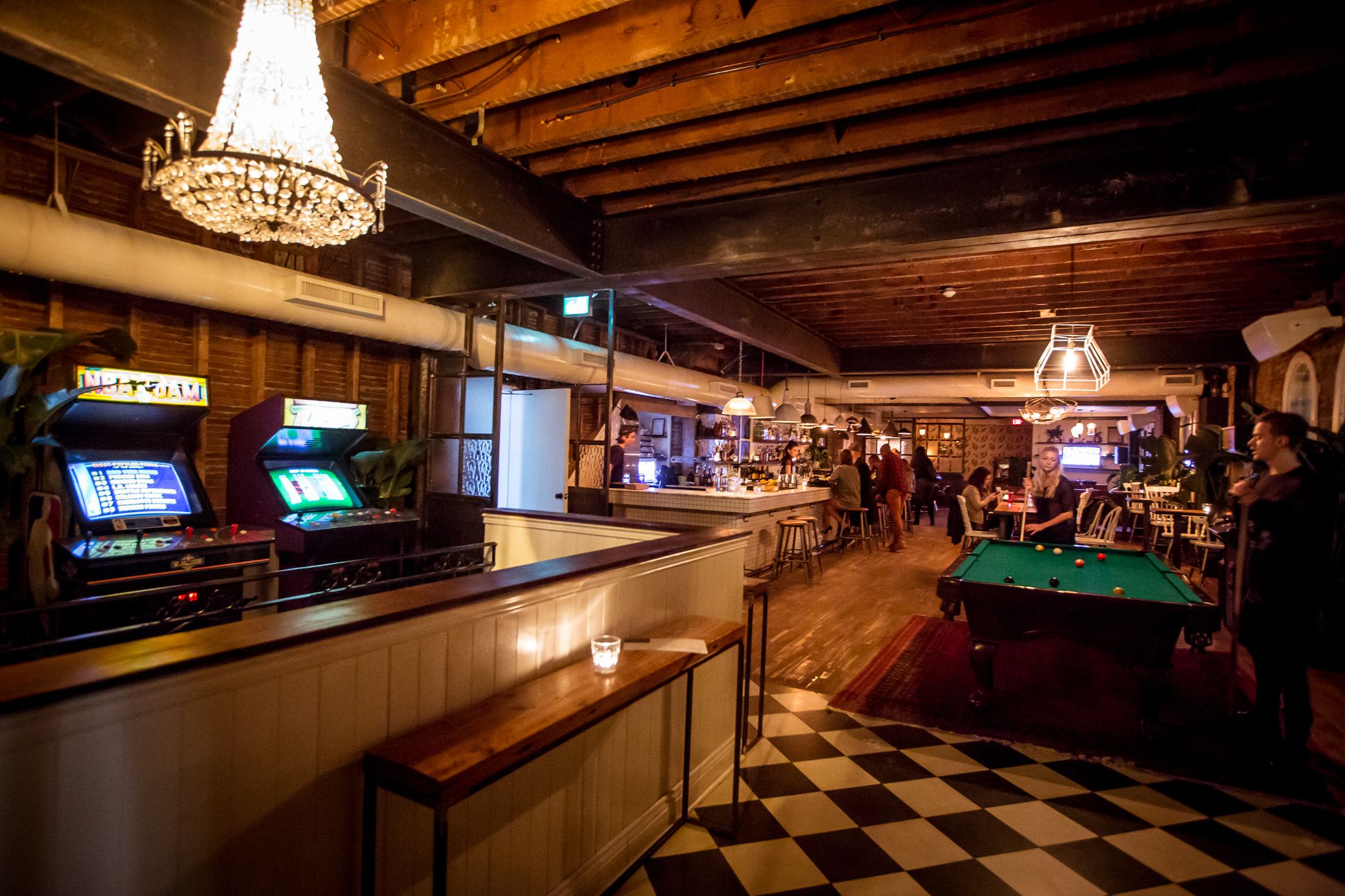Montreal's Best Student Bars: Winter Drink Specials